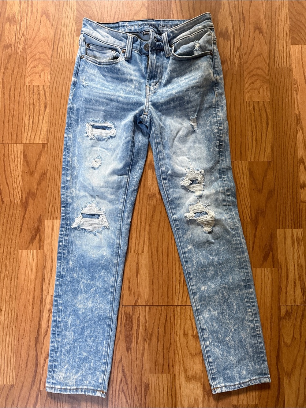 American Eagle Outfitters Light Blue Distressed Skinny Jeans